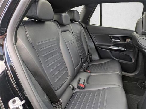 Used 2024 Mercedes-Benz GLC 300 image 19