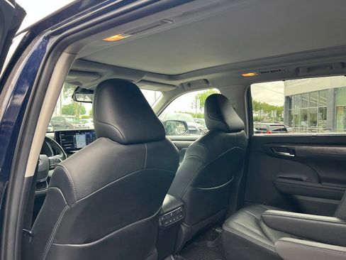 Used 2020 Toyota Highlander Platinum AWD/4WD image 11