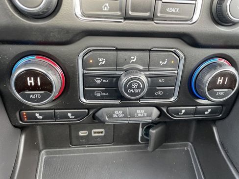 Used 2021 Chevrolet Tahoe Z71 image 29