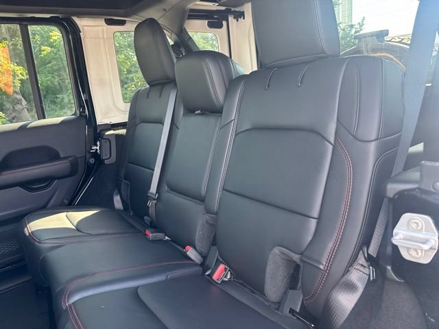 Used 2026 Jeep Wrangler Unlimited Rubicon AWD/4WD image 18