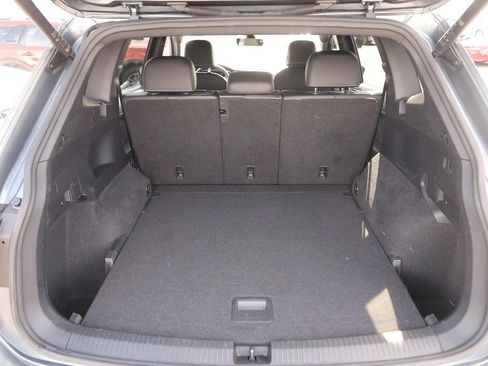 Used 2022 Volkswagen Tiguan SE R-Line image 6
