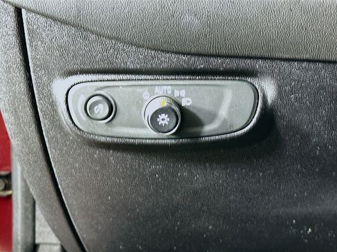 Used 2019 Chevrolet Equinox LT image 17