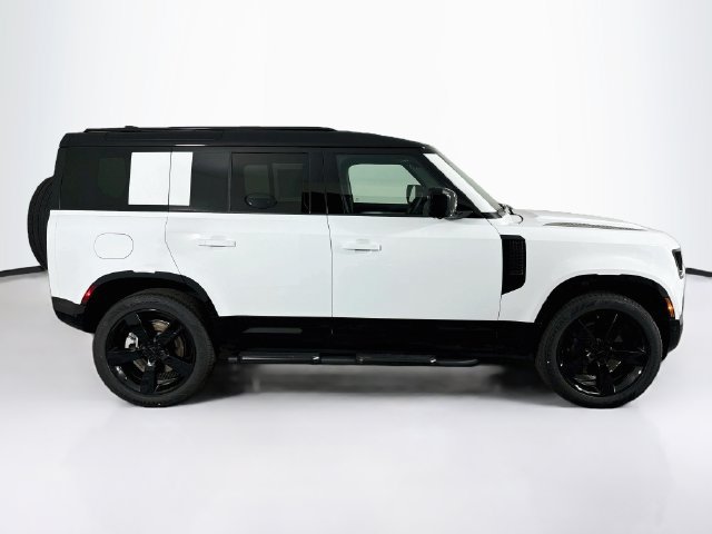 New 2026 Land Rover Defender 110 X-Dynamic SE AWD/4WD image 4