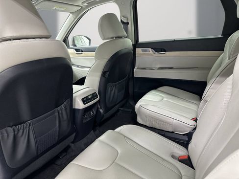 Used 2024 Hyundai Palisade Limited FWD image 16