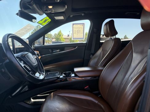 Used 2022 Lincoln Nautilus Reserve FWD image 16