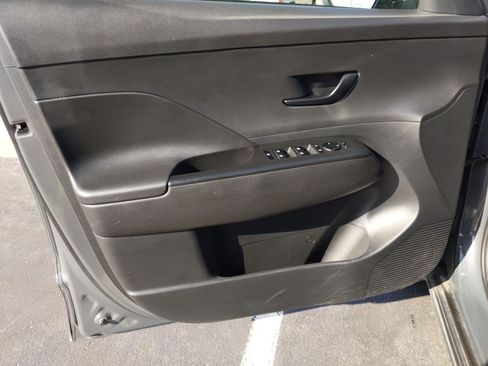 Used 2025 Hyundai Kona SEL image 14