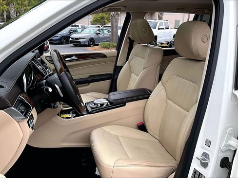 Used 2017 Mercedes-Benz GLS 450 4MATIC image 8