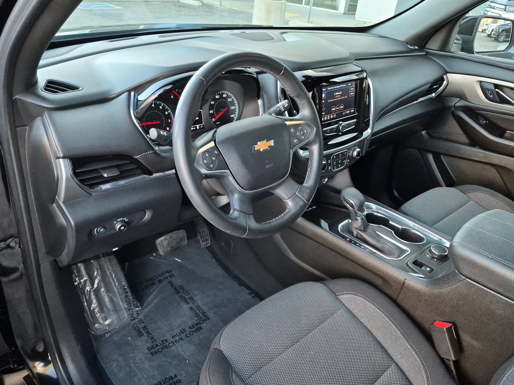 Used 2023 Chevrolet Traverse LT w/ LPO, Floor Liner Package FWD image 12