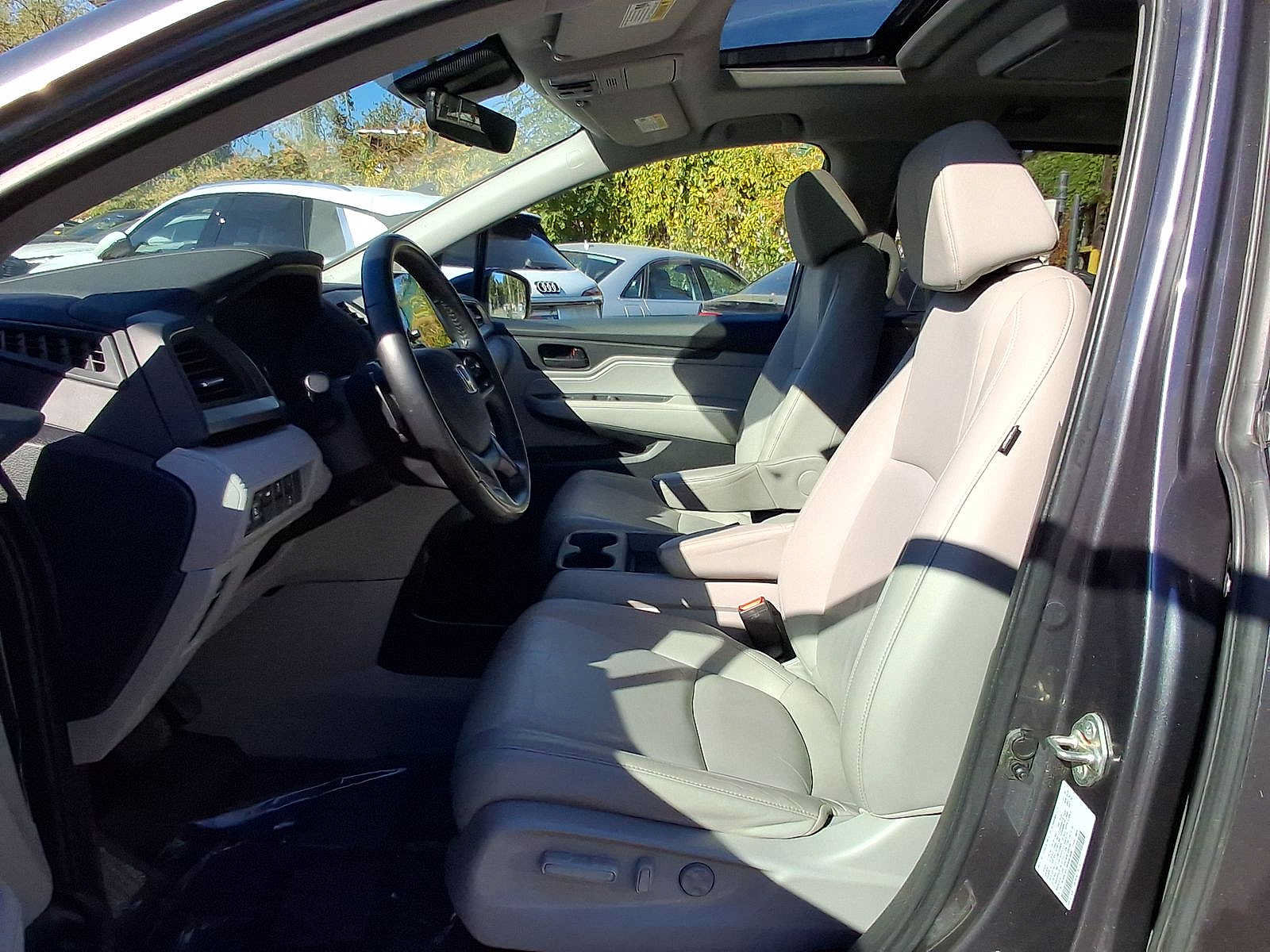 Used 2019 Honda Odyssey EX-L image 17