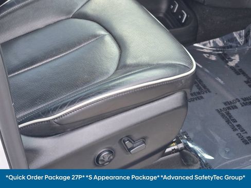 Used 2019 Chrysler Pacifica Limited w/ Advanced Safetytec Group FWD image 13