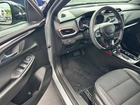 Used 2023 Chevrolet TrailBlazer RS w/ Driver Confidence Package image 9