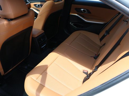 Used 2024 BMW 330i Sedan w/ Premium Package RWD image 34