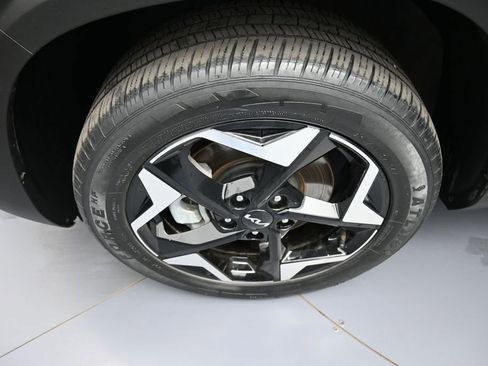 Certified 2025 Kia Seltos EX AWD/4WD image 14