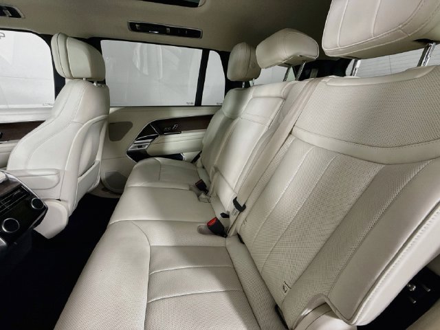 Used 2023 Land Rover Range Rover Long Wheelbase SE AWD/4WD image 25