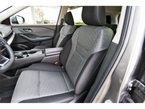 Certified 2023 Nissan Rogue SV FWD image 6
