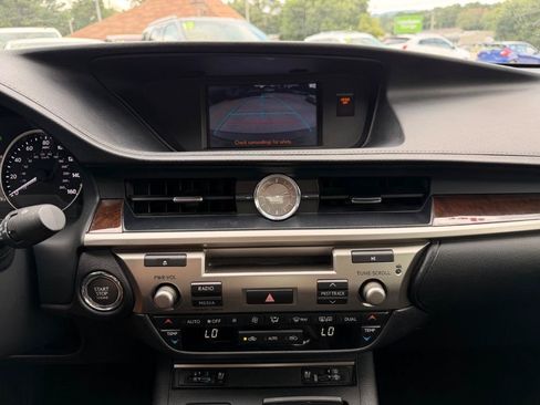 Used 2014 Lexus ES 350 w/ Premium Package FWD image 7
