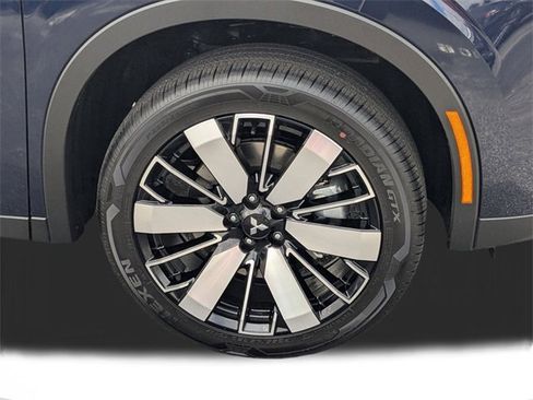 New 2025 Mitsubishi Outlander SE image 10