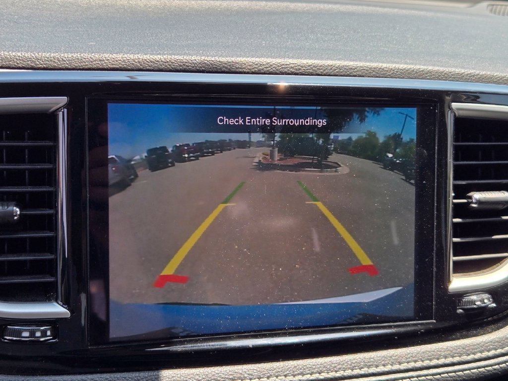 Used 2024 Chrysler Pacifica Limited FWD image 16