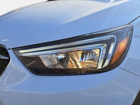 Used 2022 Buick Encore Preferred AWD/4WD image 28