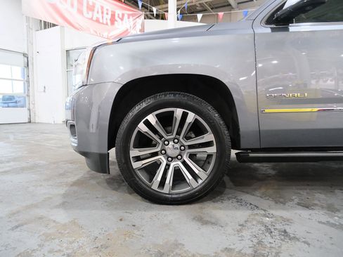 Used 2019 GMC Yukon XL Denali w/ Denali Ultimate Package image 5