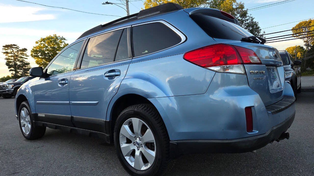 Used 2011 Subaru Outback 2.5i Limited AWD/4WD image 9