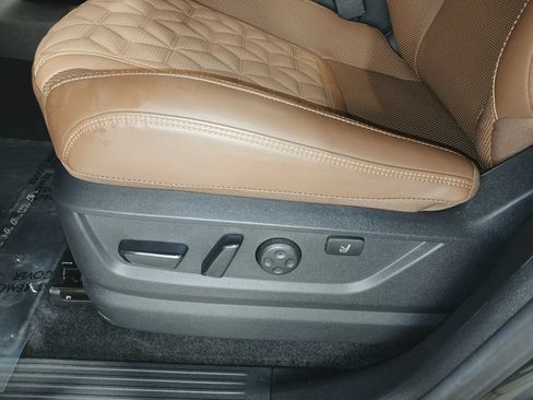 Used 2025 Nissan Armada Platinum Reserve AWD/4WD image 17