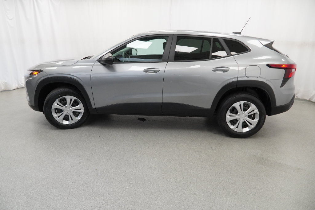 Used 2024 Chevrolet Trax LS w/ Driver Confidence Package FWD image 22