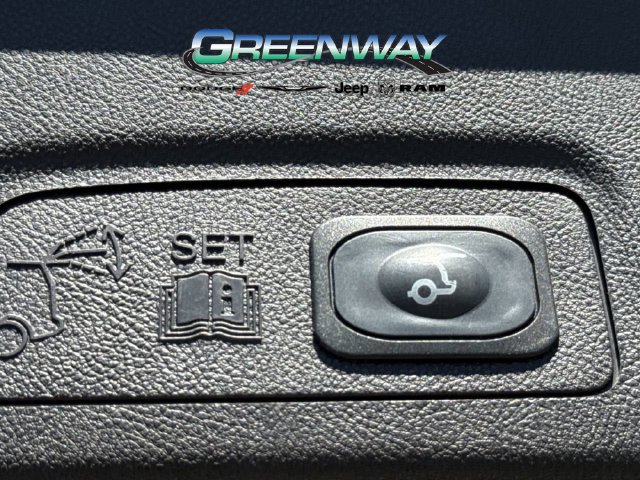 Used 2018 Lincoln MKC Reserve FWD image 10