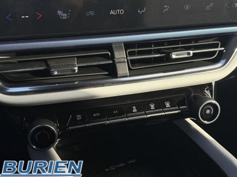 New 2026 Chevrolet Equinox EV LT image 16