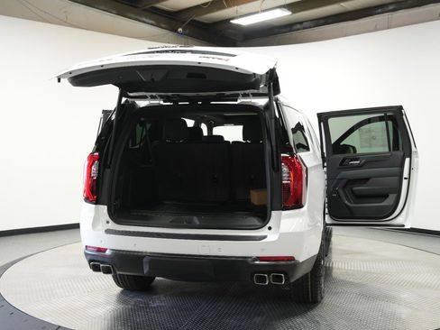 New 2026 GMC Yukon XL AT4 w/ AT4 Premium Plus Package AWD/4WD image 14