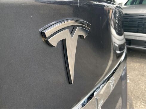 Used 2018 Tesla Model S 75D AWD/4WD image 30
