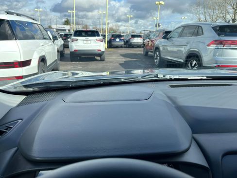 Used 2025 Nissan Rogue SV image 36