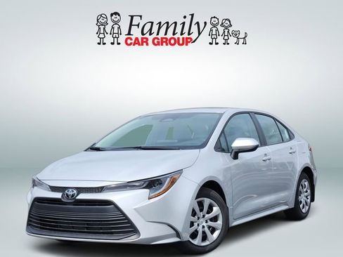 Used 2026 Toyota Corolla LE image 1
