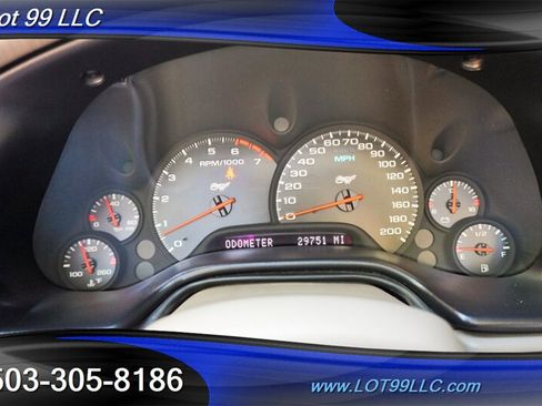 Used 2003 Chevrolet Corvette Coupe w/ Preferred Equipment Group RWD image 17