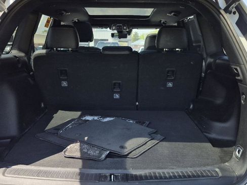 Used 2024 Jeep Grand Cherokee Limited w/ Luxury Tech Group II image 5