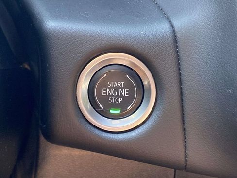 Used 2024 Chevrolet Tahoe Premier AWD/4WD image 24