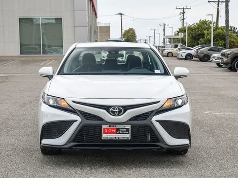 Used 2023 Toyota Camry SE FWD image 2