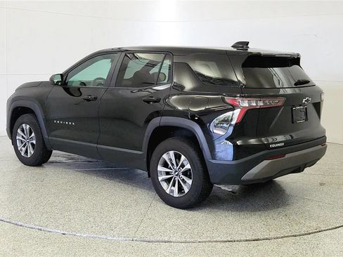 Used 2026 Chevrolet Equinox LT w/ Convenience Package II FWD image 5