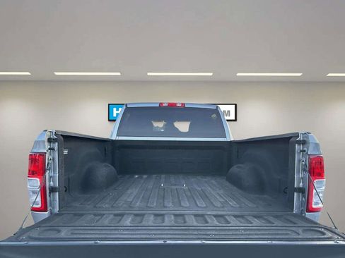 Used 2019 RAM 2500 Big Horn image 9