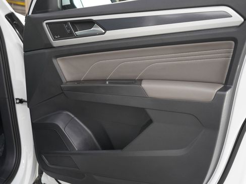 Used 2023 Volkswagen Atlas Cross Sport SEL Premium R-Line image 9