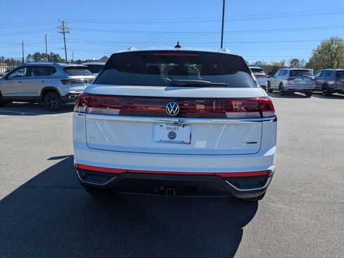New 2025 Volkswagen Atlas Cross Sport SE image 4