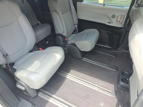Certified 2025 Toyota Sienna XLE AWD/4WD image 14