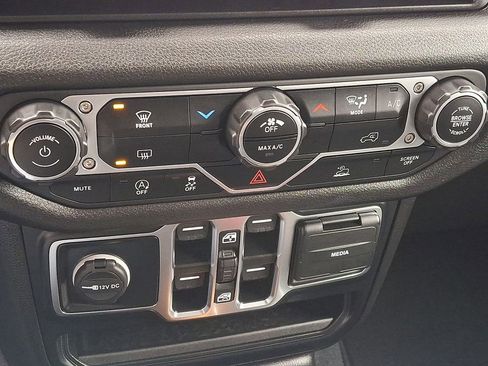 Used 2024 Jeep Gladiator Sport image 19