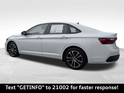 Used 2024 Volkswagen Jetta Sport image 6