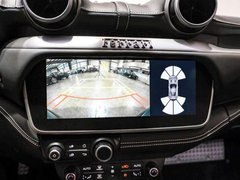 Used 2019 Ferrari Portofino image 29