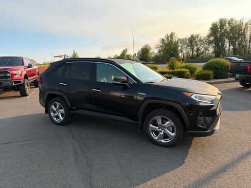 Used 2020 Toyota RAV4 Limited w/ Carpet Mat Package AWD/4WD image 3