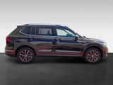 Used 2023 Volkswagen Tiguan SE image 2