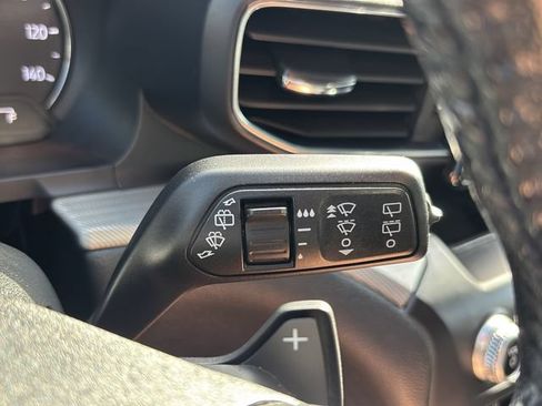 Used 2020 Ford Explorer XLT w/ Equipment Group 202A AWD/4WD image 22