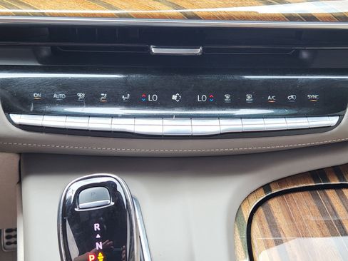 Used 2022 Cadillac Escalade ESV Sport Platinum w/ LPO, ONYX Package AWD/4WD image 28
