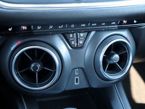 Used 2025 Chevrolet Blazer LT image 26